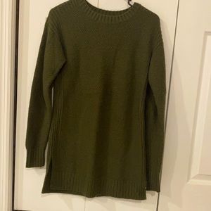 Loong olive green sweater